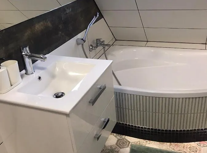 아파트 Nowe Blisko Harcowki 바우브자이치